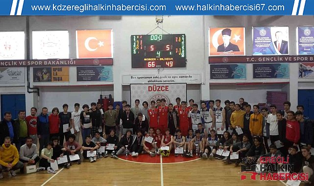 Basketbolda şampiyon Akçakoca Fen Lisesi oldu