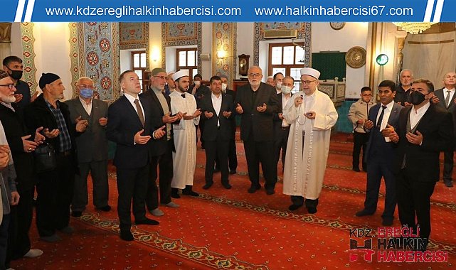 Bayram sabahı eller semaya açıldı