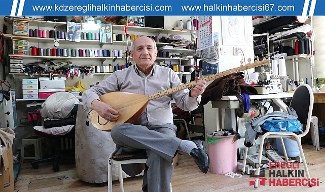 Bir elinde bağlaması, diğer elindeki iğnesine ömrünü adadı