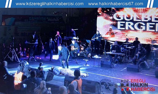 Gülben Ergen sahnede bayıldı