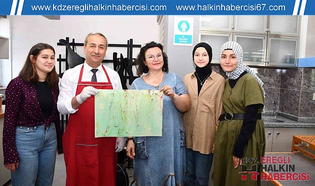 İl Milli Eğitim Müdürü Akbaş, Ebru Sanatı Sergisi'nin açılışını yaptı