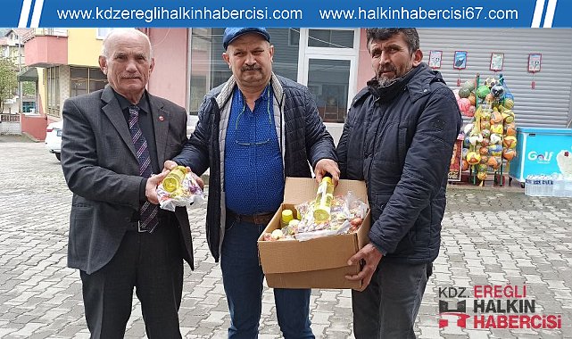 Muhtardan seçmenlerine hediye