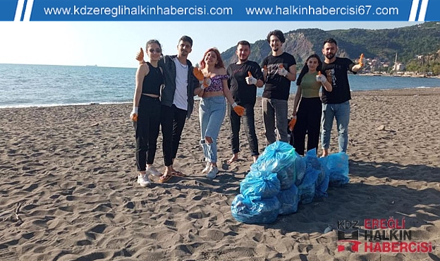 Üniversite öğrencileri Kdz. Ereğli Plajı'nı temizledi