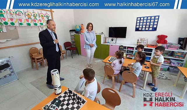 Dr. Yılmaz'a miniklerden sevgi seli