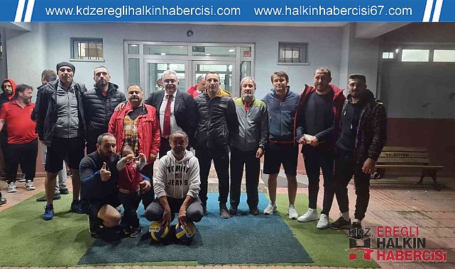 Acar'dan basın voleybol takımına jest