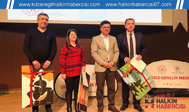 Gençler sahnede yarıştı