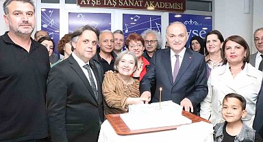 Sanat akademisinin resmi açılışını yaptı