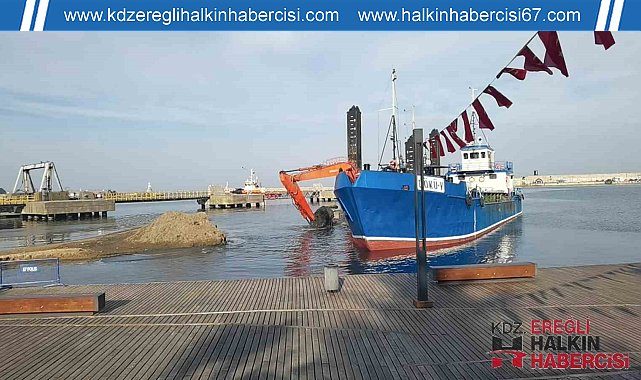 Zonguldak Limanı'nda kum temizliği sürüyor