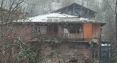 Bartın'da yağmur ve fırtınadan sonra kar yağışı başladı