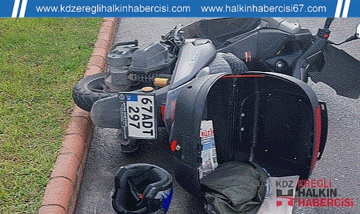Otomobil ile motosiklet çarpıştı!...