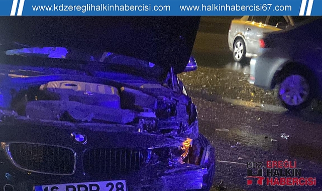 Kavşakta trafik kazası; 2 kişi yaralandı