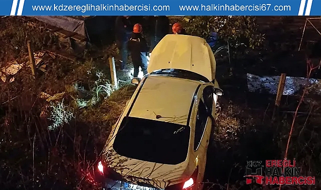 Otomobil dere yatağına uçtu!
