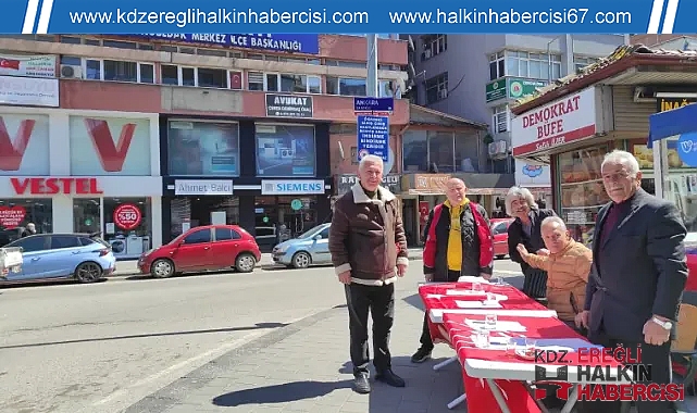 CHP'liler Zonguldak'da imza standı açtı