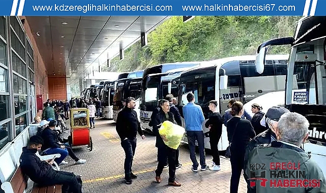 Vatandaşlar terminallerde uzun kuyruklar oluşturdu