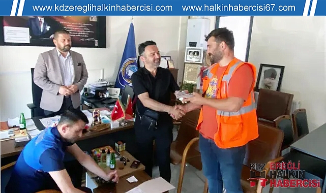 Belediye Personelinden Örnek Davranış