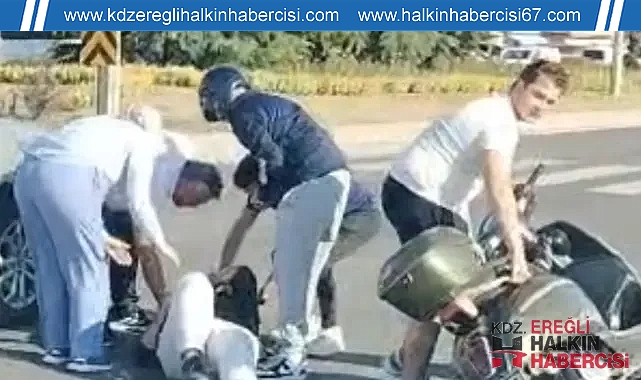 Motosiklet sürücüsü yola savruldu ...