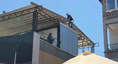 Başkanla Görüşmek İstedi, Çatıya Çıktı!...