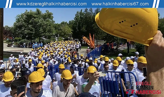 MADENCİLER GREV KARARIYLA SAHAYA İNİYOR