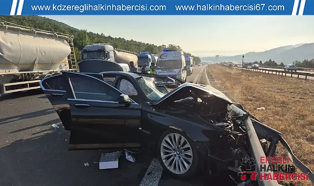 Önce kamyona sonra bariyere çarptı; 5 yaralı