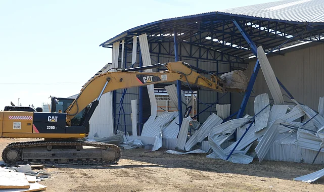 Bursa Nilüfer'de Akçalar'da 2 kaçak yapı yıkıldı