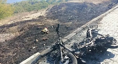 Seyir halindeki motosiklet alev aldı...