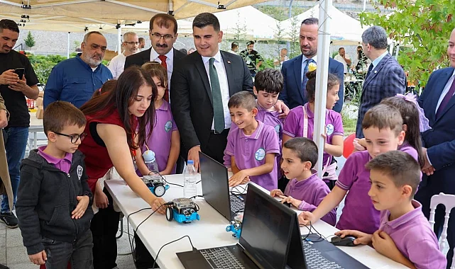 Artvin'de TÜBİTAK 4007 Bilim Şenliği başladı... Çocuklar doğal afetlere bilimle hazırlanıyor