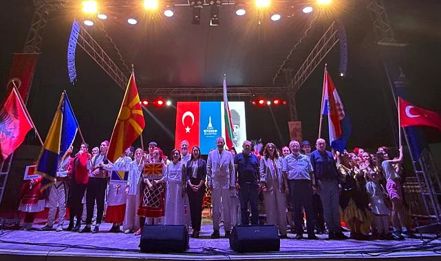 Balkan coşkusu İzmir'de sürüyor