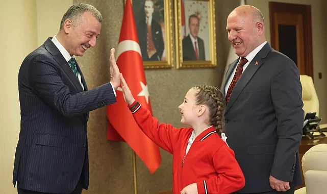 İzmit Ulugazi İlkokulu'na masal gibi bir bahçe