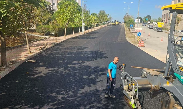 Kocaeli'de Alparslan Bulvarı modern asfaltla yenilendi
