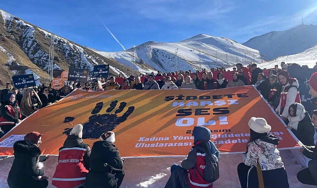 Palandöken'de 'Şiddete Karşı Tek Yürek'... Kadınlar ön saflarda yürüdü