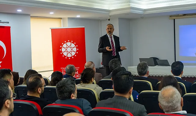 Osmaniye'de yapay zekâ çağında gazeteciliğin geçirdiği dönüşüm anlatıldı