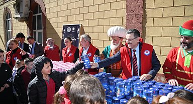 Trabzon'da tekne orucu etkinliğinde çocuklarla buluşma