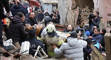 Fatih'te son durum: 1 ölü, 10 yaralı!