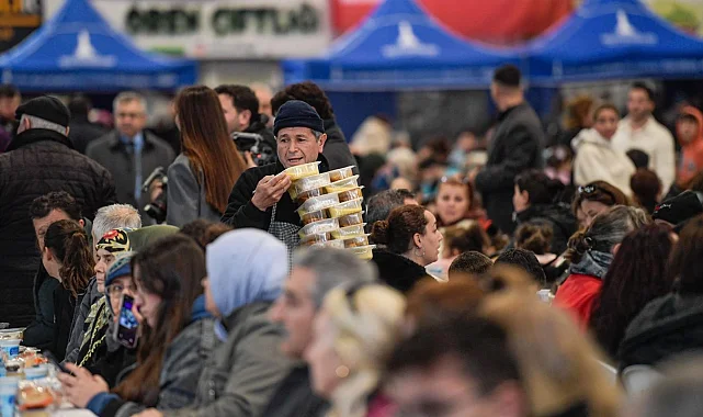 İzmir'de Balçovalılar aynı sofrada buluştu
