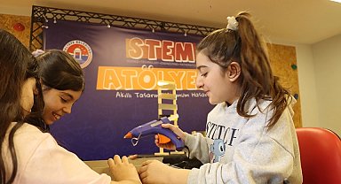 Maltepe'de kız çocukları STEM atölyesinde buluştu