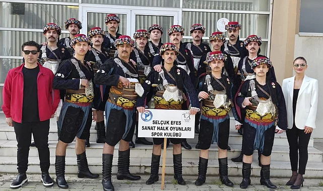 Selçuk Efes Sanat Halk Oyunları ekibi üçüncü oldu