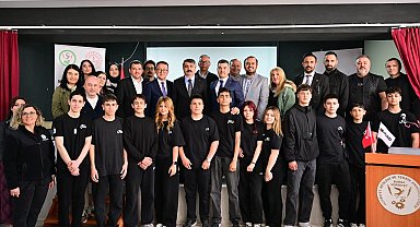 Bursa Yıldırım'da Başkan Yılmaz'dan gençlere tavsiyeler