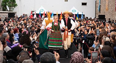 Manisa Mesir Festivali'nde kültür defilesi büyüledi