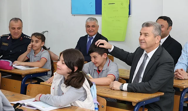 Artvin Valisi Ergün'den okul ziyaretleri