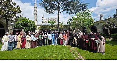 Bu proje hem okutuyor, hem gezdiriyor