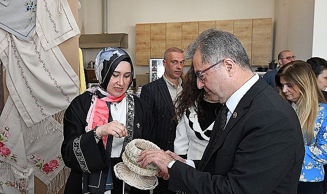Demirtaş'ta OSMEK Kursiyerlerinin El Emeği Sergilendi