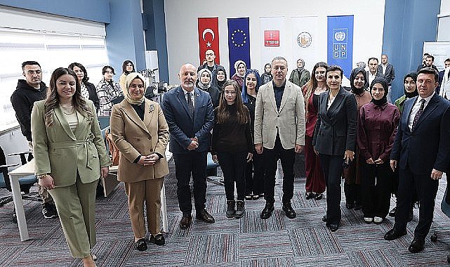 Gençler İçin Dijital Gençlik Merkezi Açıldı…