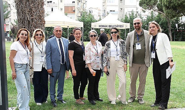 Gençliğin Görünmeyen Yarasına İzmir'den Güçlü Dokunuş: “Görünmeyeni Görmek