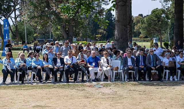 İzmir Bornova'nın çınarları üniversiteli oluyor