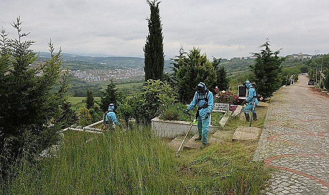 Kocaeli'de şehitlik ve mezarlıklar bayrama hazır