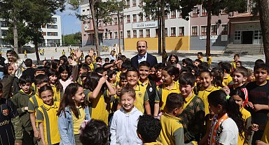 Konya'da Başkan Altay'dan okuluna nostaljik ziyaret