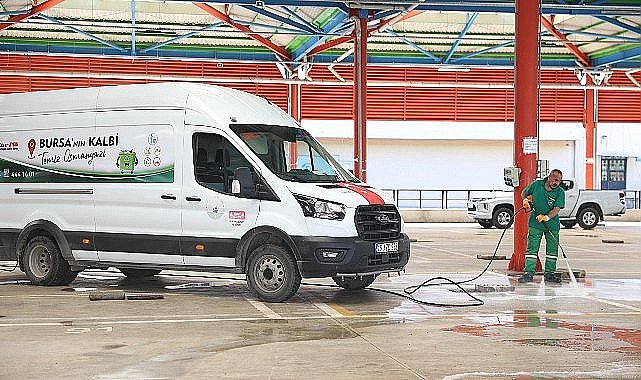 Osmangazi'de Kurban Kesim Alanları Titizlikle Temizleniyor