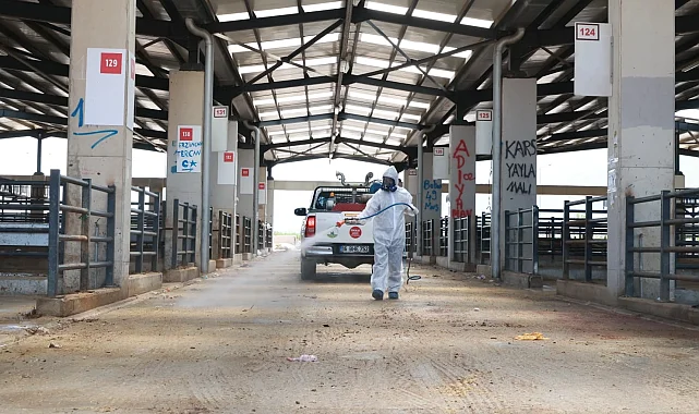 Osmangazi'de kurban pazarları ilaçlanarak dezenfekte edildi