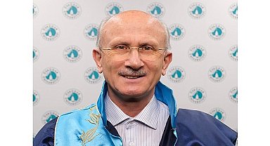 Prof. Dr. Reşat Öngören: “Peygamberler ve velîler bile Hak ve hakikatle buluşmadan önce yalnızlık yaşıyor!