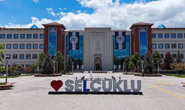 Selçuklu'nun sembol mekanları yeşil beyazla donatıldı